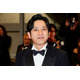 二宮和也、アルマーニタキシード着用「カンヌ」レッドカーペット初登場