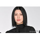 三吉彩花、ベッド寝転び素肌披露「ドキッとした」「肌真っ白で綺麗」と反響