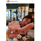 鈴木亜美、友人が撮影した自然体な笑顔SHOTに「めっちゃ可愛い」「楽しそうですね」の声