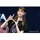 AKB48千葉恵里、圧巻の色白美脚際立つミニスカ姿でランウェイ【オキコレ2025】