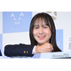 本田紗来、ミニ丈×ロングブーツで美脚全開「脚長すぎる」「おしゃれな空間」