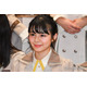 元NGT48本間日陽、美脚とデコルテ輝くコーデ披露「まぶしいくらい素敵」「お姫様みたい」と反響