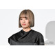 森七菜、金メッシュヘアで雰囲気ガラリ 透けタイツ×ミニスカで美脚披露【秒速5センチメートル】