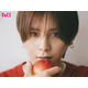 Hey! Say! JUMP山田涼介の“心に残るもの”とは 赤ニットに包まれ連載登場