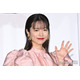 島崎遥香、ミニスカ×透けタイツ黒コーデ 母親とアフタヌーンティーへ「リングは母のおさがり」