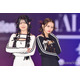 元AKB48村山彩希、奇抜ヘア×胸元開きワンピで登場 吉崎綾とペアランウェイ【ガルアワ2025AW】