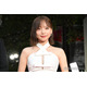 齊藤京子、胸元透けるドレス姿でレッドカーペット登場【第38回東京国際映画祭】