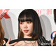 LE SSERAFIMチェウォン、スーパーロングヘア＆背中ざっくりドレス姿披露「大胆でセクシー」「破壊力すごい」と反響