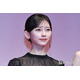 乃木坂46池田瑛紗、華やかなオフショルミニドレスショット公開「絵画から飛び出してきたみたい」「世界観が天才的」