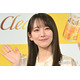 吉岡里帆、美デコルテ透ける白ノースリ姿に熱視線「美しすぎて二度見」「透明感がハンパない」