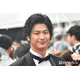 速水もこみち「いつもありがとう」妻・平山あやと肩を寄せ合う夫婦ショット公開「ずっとラブラブで素敵」「幸せオーラがすごい」と反響