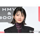 元乃木坂46若月佑美、デニムショーパンから美脚＆美ウエスト際立つ「スタイル良すぎ」「引き締まっててすごい」の声