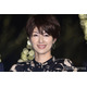 吉瀬美智子「役作りの為」暗めヘアにイメチェンショット披露「美しさが際立ってる」「肌の綺麗さに目が釘付け」