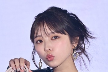 与田祐希、乃木坂46卒業後初ランウェイ ミニスカコーデでキュートな仕草【GirlsAward 2025SS】 画像