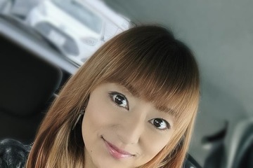 元モー娘。石黒彩、純白ドレス姿のウエディングフォト公開 夫・LUNA SEA真矢と結婚25周年を報告 画像