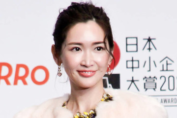 紗栄子「最近気に入っててさ」海外仕事にも持っていく愛用ボディクリーム！ 画像