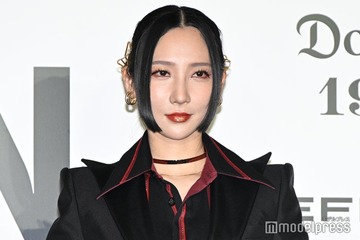 ファーストサマーウイカ、美谷間のぞく白ワンピ姿が話題「色気すごい」「雰囲気違う」 画像