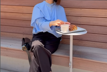 ブルーが主役！色から季節を投入。初夏モードな大人かわいいパンツコーデ【40代の毎日コーデ】 画像