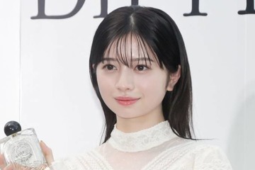 桜田ひより、久々インスタ更新！透明感あふれる微笑みSHOTに反響「美しすぎて眩しい」「癒される！」 画像