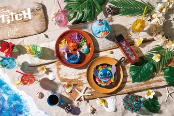 ディズニー映画「リロ＆スティッチ」カフェ、東京・愛知で開催 ポキプレートやパンケーキなど夏気分のカラフルメニュー 画像