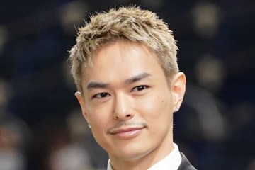 三代目JSB今市隆二、色気あふれるステージSHOTにファンうっとり「まさにKING」「ただただ美しい」 画像