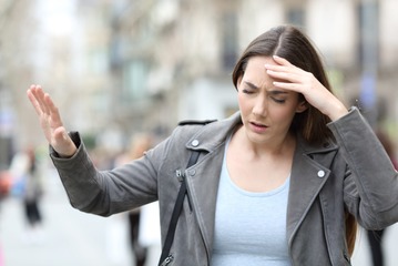 「更年期なんて他人事だと思ってた」52歳の私を襲った突然の「動悸とめまい」、そこから始まった大変な日々は 画像