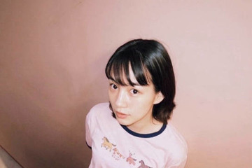 のん、ユニークなTシャツを着こなした私服SHOTに反響「良い………」「とってもよく似合いますね」 画像