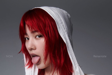 のん、イメージガラリの赤髪姿を披露！「ますます虜に」「凄くカッコイイ」と絶賛の声 画像