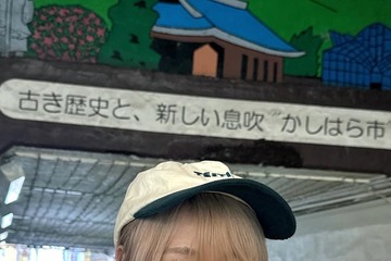 ハラミちゃん、ミニスカから美脚披露「スタイルいい」「綺麗」の声 画像