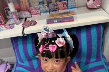 パンサー尾形の妻、7歳娘が自作“原宿デコラメイク”で大変身！「スキルがすごくてビックリ」「可愛いっ！」の声 画像