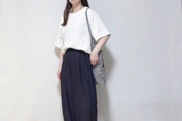 今季の白Ｔは「表面感トップス」が正解！体型を拾わない涼感コーデが叶います【40代の毎日コーデ】 画像