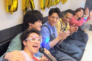 Aぇ! group、番組1周年記念しカラオケで熱唱・末澤誠也に誕生日サプライズ 5人での“石垣島旅”も【あっちこっちAぇ!】 画像