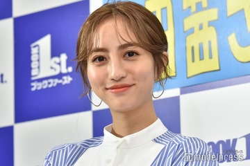 堀田茜、肩出し衣装姿に反響「ウエストが開いてるのセクシー」「上品」の声 画像