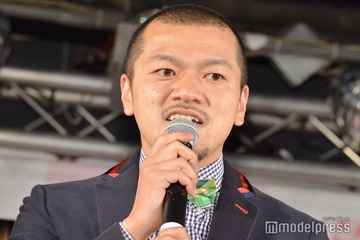 ロケ中に右足アキレス腱断裂 カミナリ竹内まなぶ「歩行が難しい状況」報告 代役申し出た先輩明かす 画像