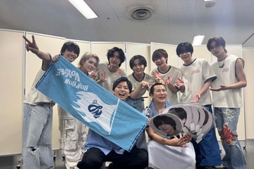 なにわ男子のツアーに完全密着 冷蔵庫に必ず用意されているもの・バスローブを着るメンバー…舞台裏明らかに【なにわ男子の逆転男子】 画像