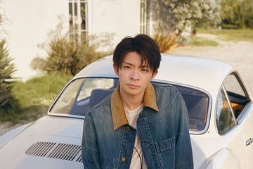 Number_i岸優太、洗練されたスタイル披露「バナナ・リパブリック」最新コレクション公開 画像