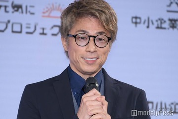 田村淳、広々庭で娘2人とウォータースライダー楽しむ写真公開「いい笑顔」「家で出来るのすごい」の声 画像