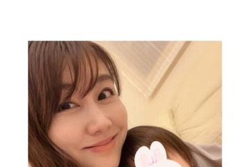 安めぐみ、“話す言葉が一気に増えた”1歳次女とパシャリ「パパ、ママ、ねぇね、じぃじに加えて…」 画像