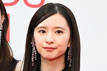 乃木坂46菅原咲月、ミニスカ×パーマで新たな魅力解放「いつもと違う表情が素敵」「キュンとした」の声 画像