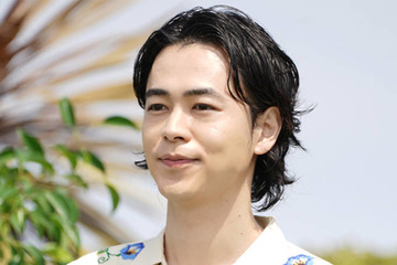 成田凌、ナ・イヌとの『初恋DOGs』オフSHOTにファン悶絶「かっこよすぎて涙涙！！」「いいね100回したい」 画像