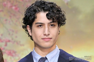 kemio、自身の写真展に訪れたTravis Japanの松田元太との2ショット公開「けみげん久しぶり」「友情アツい」の声 画像