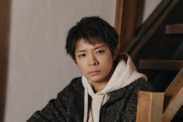 Number_i岸優太、ジャケット着こなし京都で大人旅「バナナ・リパブリック」新ムービー公開 画像