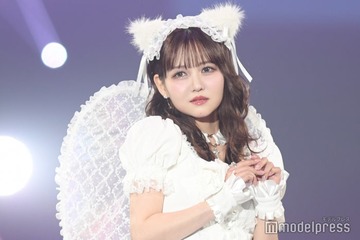 佐藤ノア、ミニスカメイド衣装で美脚スラリ「可愛すぎる」「お人形さんみたい」の声 画像