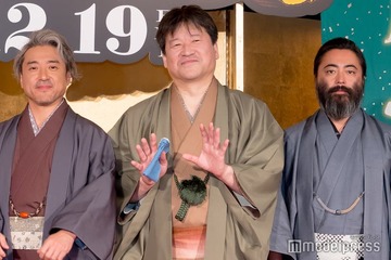 山田孝之、顔半分覆うヒゲ姿で登場 “読み合わせ禁止”ムロツヨシ＆佐藤二朗との撮影秘話明かす「すごい緊張感でした」【新解釈・幕末伝】 画像