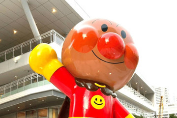 東貴博、1歳次女が“アンパンマンミュージアム”デビュー「あっちこっちで大はしゃぎ」「また連れてこ～！」 画像