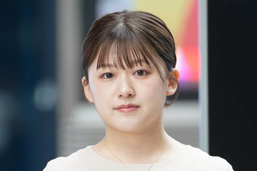 尾崎里紗「ちょっと可愛い」“おでかけメイク”に愛用した血色感チーク 画像