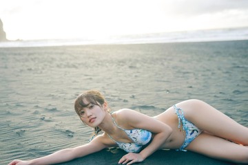 櫻坂46松田里奈、水着姿でしなやかなボディライン披露 1st写真集先行カット解禁 画像