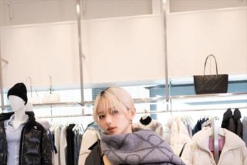 山本舞香、ほっそりお腹チラリのオールブラックコーデを披露！夫とのホリデーの過ごし方も明かす 画像