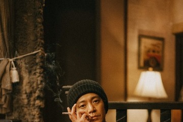 「まさか」小栗旬が登場、蜷川幸雄役「もしもこの世が舞台なら、楽屋はどこにあるのだろう」 画像