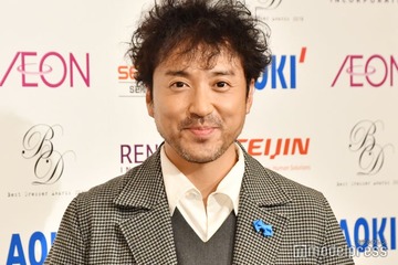 ムロツヨシ、茶髪ポンパドール姿で印象ガラリ「振り幅すごい」「ギャルっぽい」と反響 画像